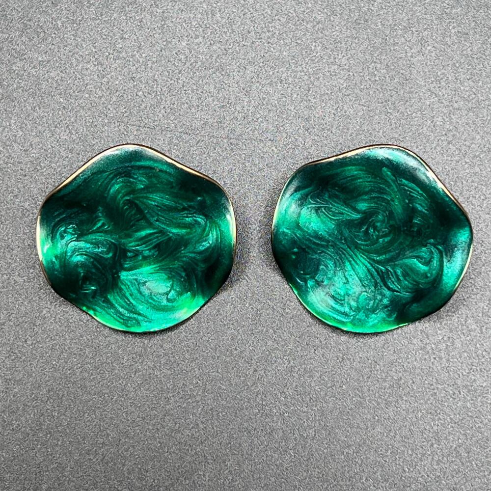 Vintage Emerald Green Enamel Swirl Wavy Disc Earrings